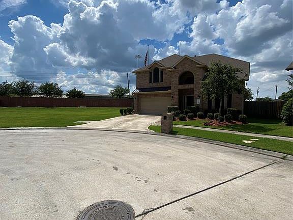 2nd image of 1018 Fairway Dr
