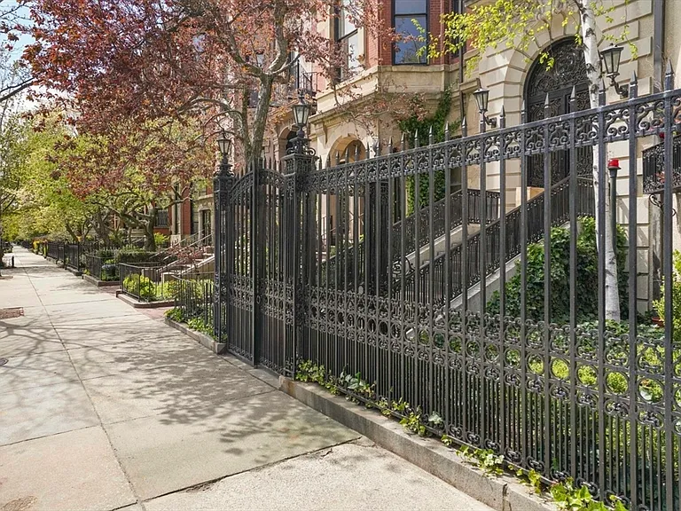 334 Beacon St #6 — Photo 13
