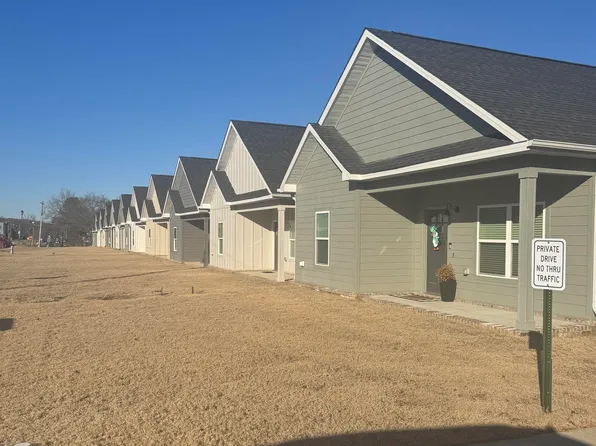 16300 Lamarche Dr, Little Rock, AR 72223