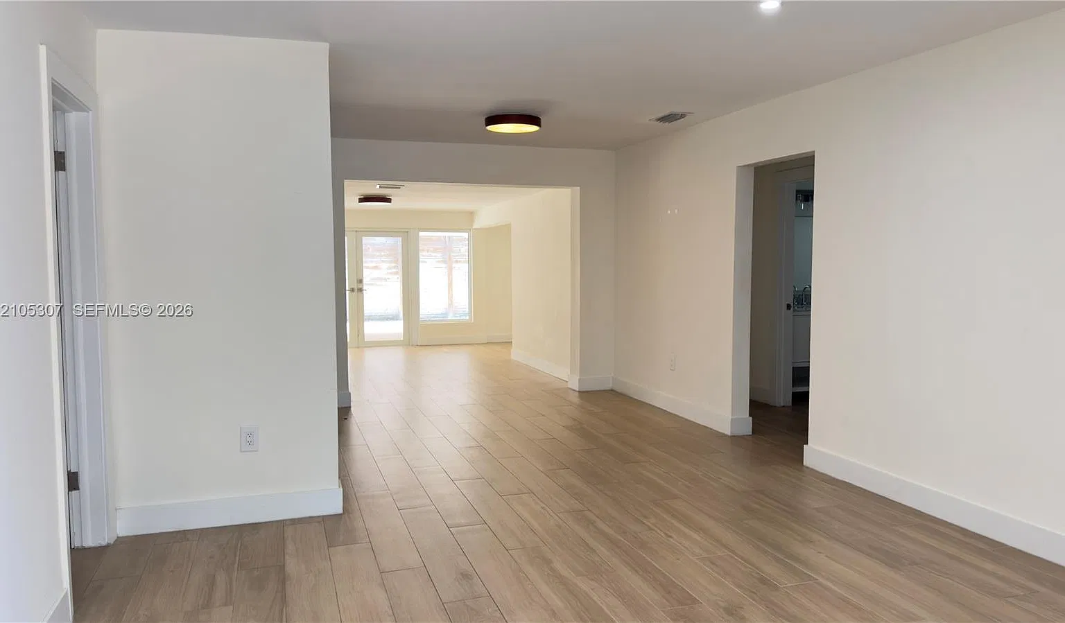 4120 SW 69th Ave — Photo 2