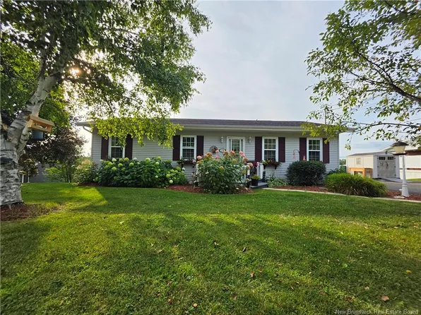 21 Belair St, Grand Falls, NB E3Y 1A8