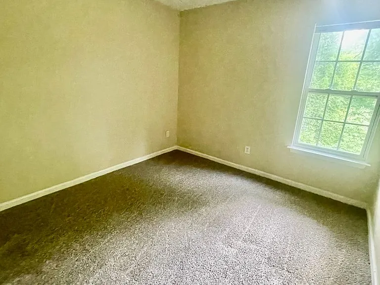 6713 Mallard Creek Rd — Photo 4