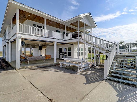 2nd image of 9482 Big Lake Rd