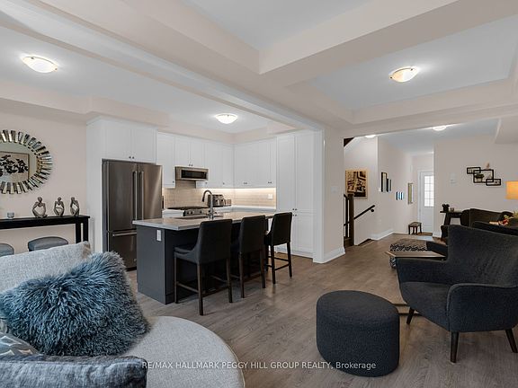 2nd image of 16 Daffodil Rd