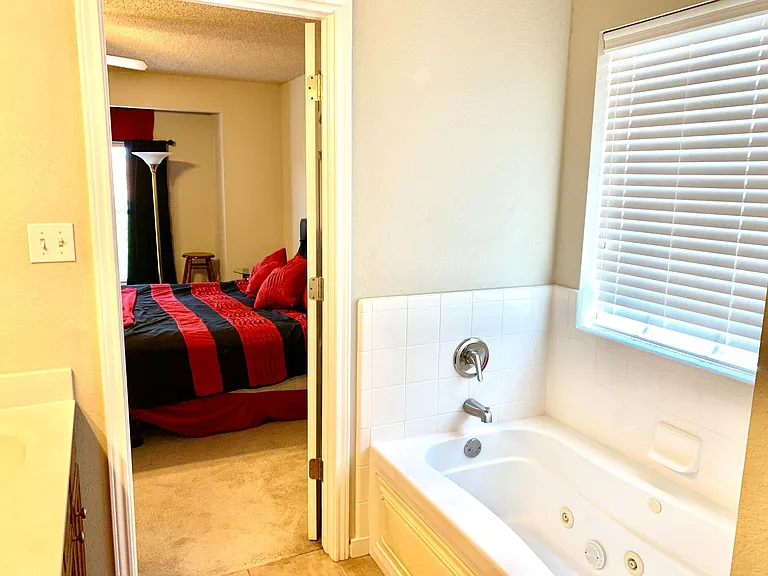 2105 Main St #1 — Photo 9