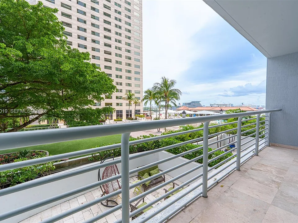 335 S Biscayne Blvd #802
