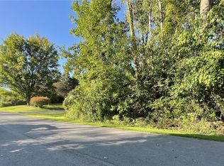 30 McCracken Dr, Oswego, NY 13126