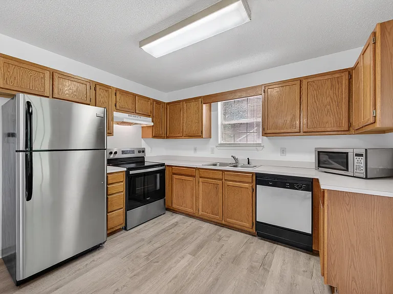 3504 Sassafras Trl — Photo 6