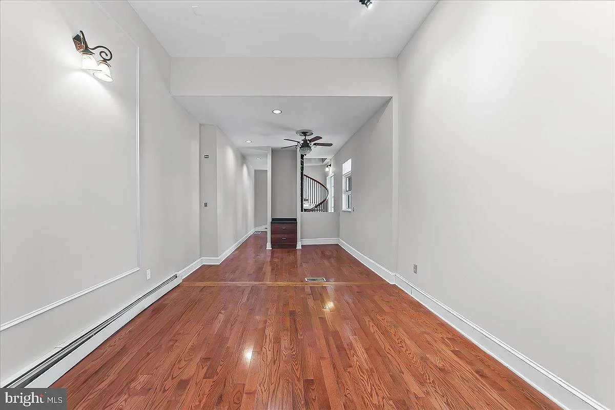 3 bed, 2.5 bath, 2115 sqft, $3,800 — Photo 4