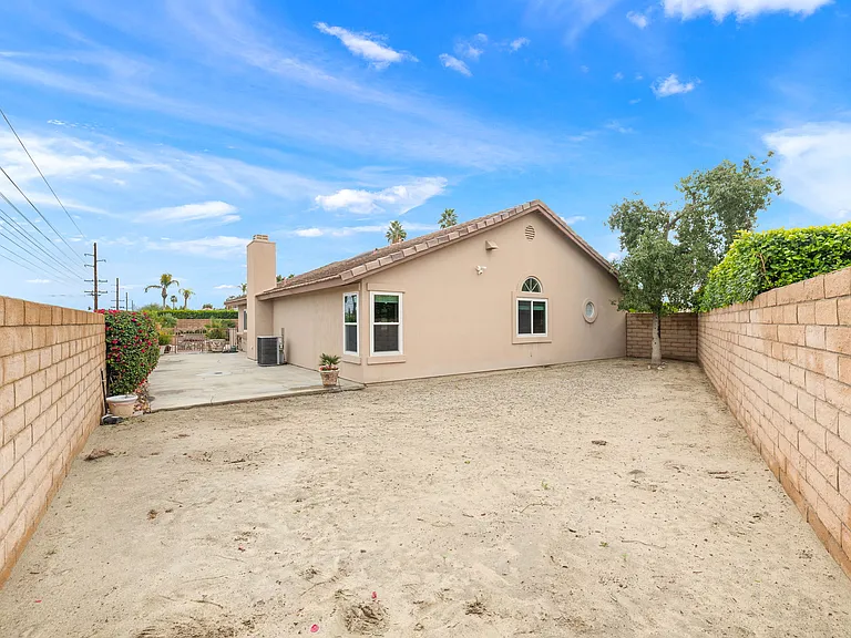 44030 Mariposa Ct — Photo 27