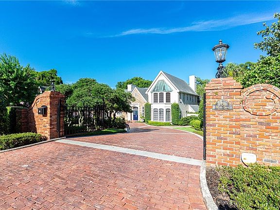 3rd image of 751 Bonita Dr