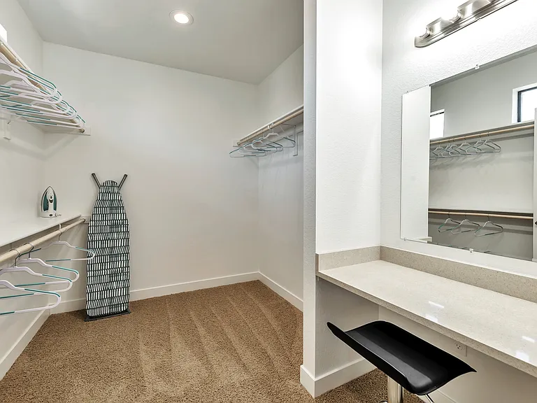 8246 N 61st Ave — Photo 12