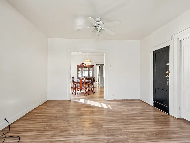 31 Temple Pl — Photo 3