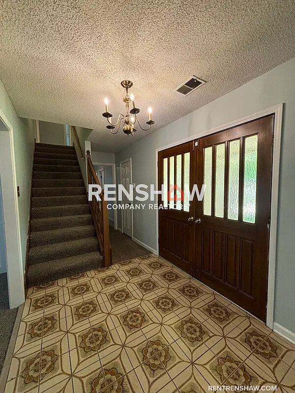5 bed, 3.0 bath, 1600 sqft, $1,595 — Photo 3