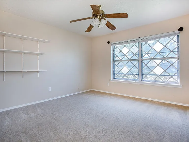 7010 Kingsbury Dr — Photo 9