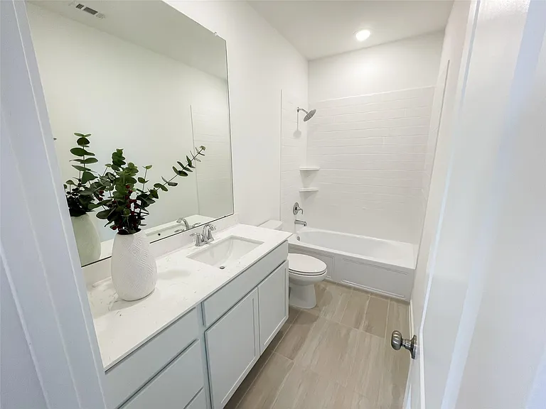 6314 Laguna Terra Dr — Photo 9