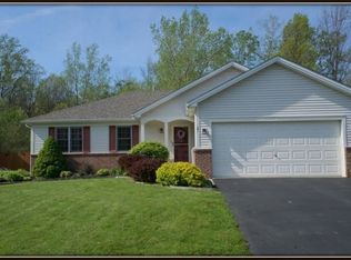 87 Hitching Post Ln, Amherst, NY 14228