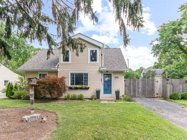 2064 Zollinger Rd, Columbus, OH 43221