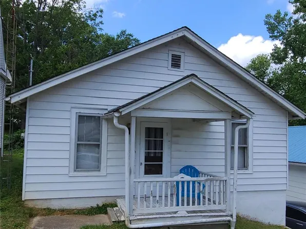 204 E German St, Chester, IL 62233