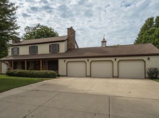 463 3rd St SW, Blooming Prairie, MN 55917