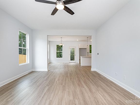 3rd image of 13519 Circle Dr