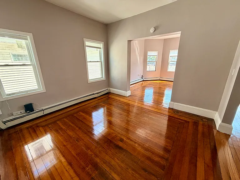 11 Hanover St #2 — Photo 3