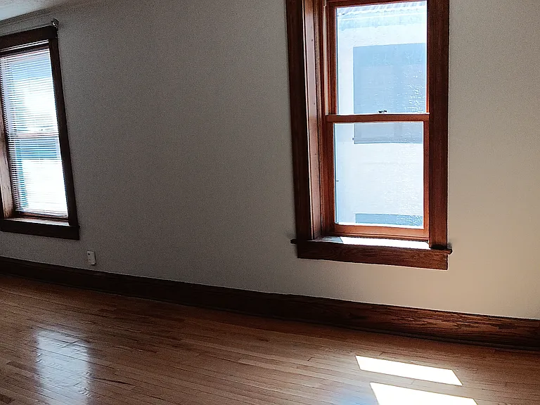 3921 Davenport St — Photo 4