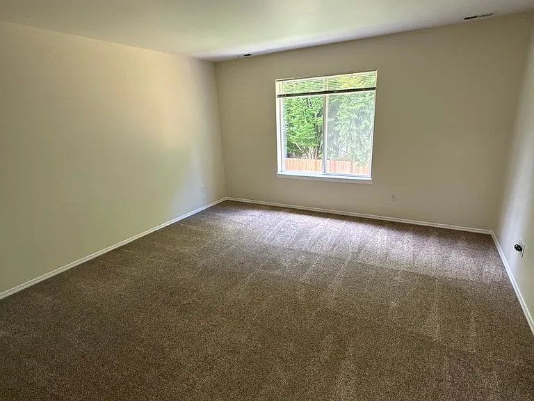 4997 SW Roseberry St — Photo 9