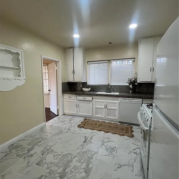 1933 S Corning St — Photo 8