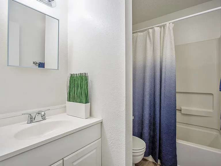 Radius Apartment Homes - $250 Off Move-in Costs! — Photo 30