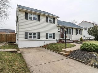 9 Willow Ave, Edison, NJ 08817