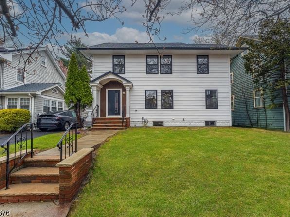 27 Highland Ave, Elizabeth City, NJ 07208