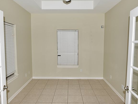 4th image of 311 Ebony Ln