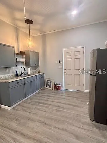 517 Jersey Ave — Photo 2