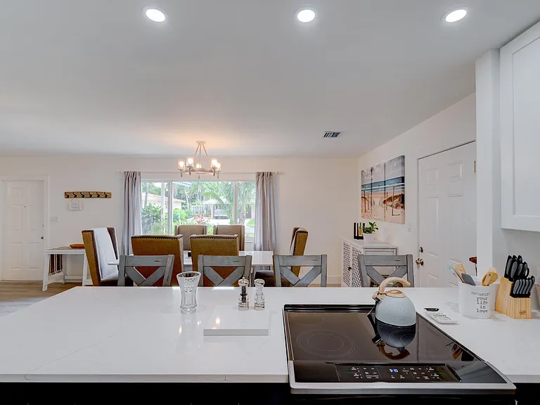1036 Coral Dr — Photo 11