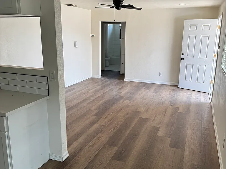 184 N Acacia St #1 — Photo 6