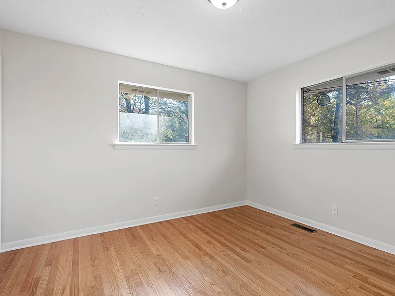 4220 Tacoma Ave — Photo 9