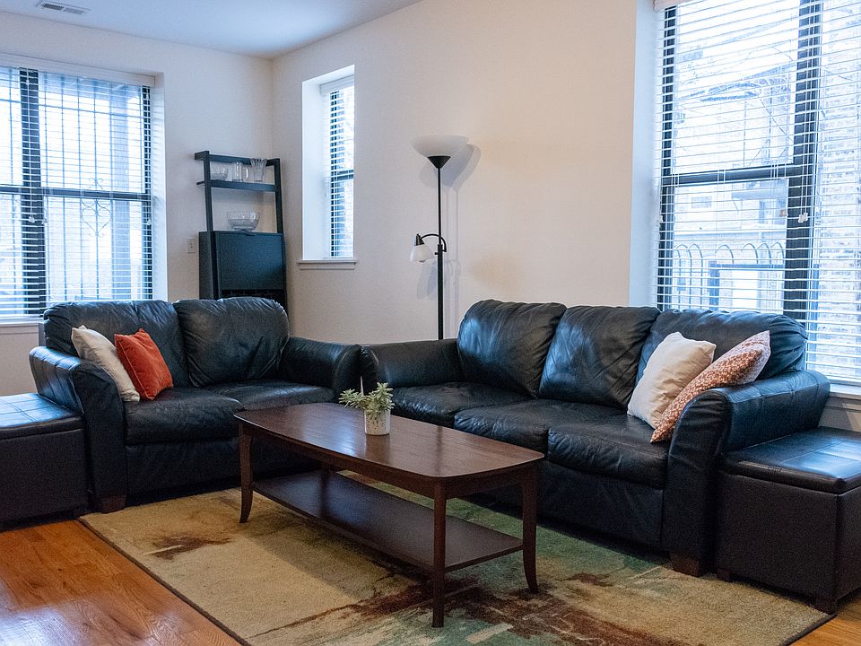 1st image of 4744 N Washtenaw Ave APT 1
