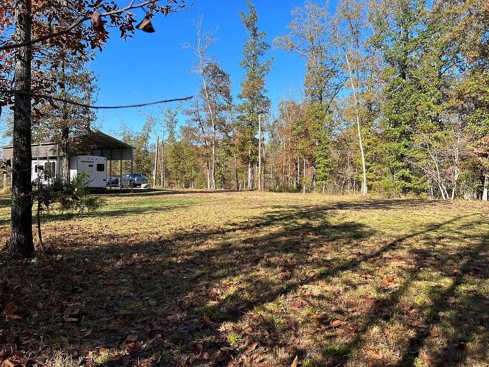 2nd image of 285 Blue Bird Ln