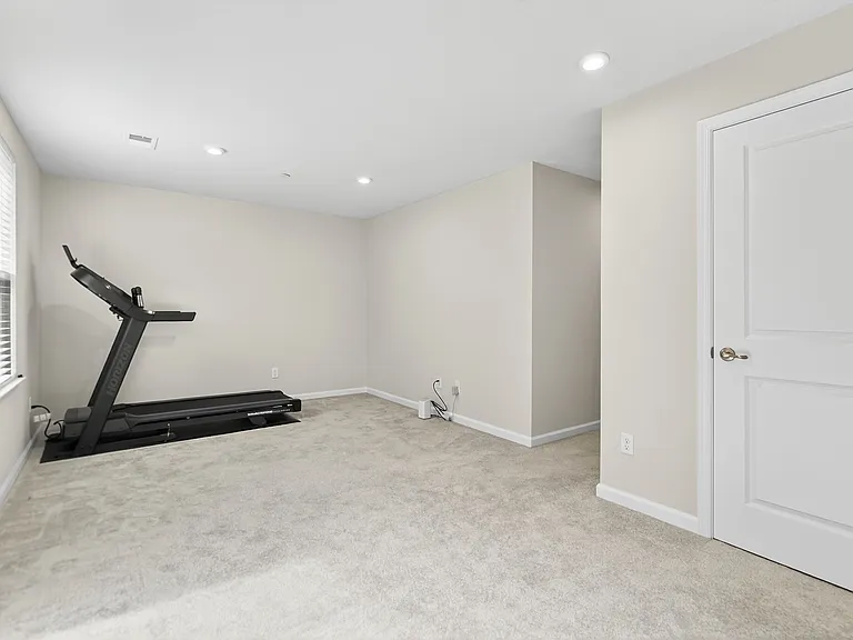 526 Dogwood Ln — Photo 33