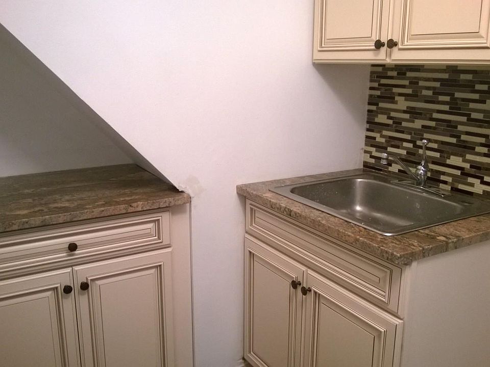 2nd image of 317 Bay 11th St