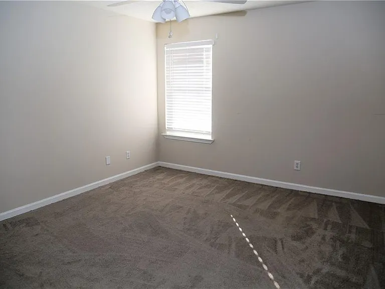 514 Carrington Ct — Photo 10