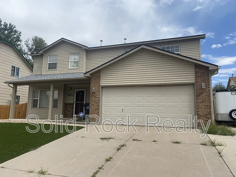 2635 Leoti Dr — Photo 1