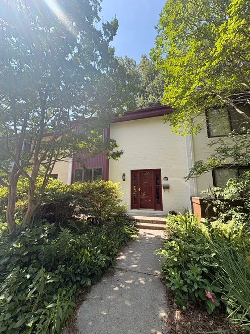 2071 Golf Course Drive — Photo 2