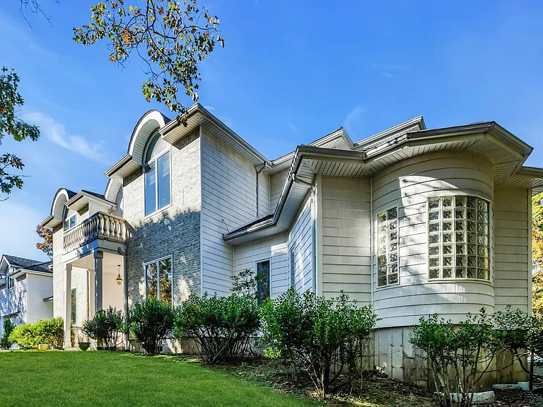 10 Bay Woods Dr — Photo 32