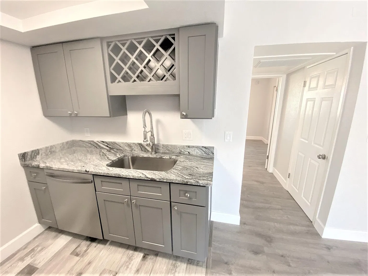 1 bed, 700 sqft, $1,725 — Photo 3