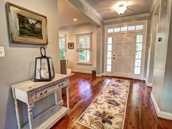 207 N St NE, Leesburg, VA 20176