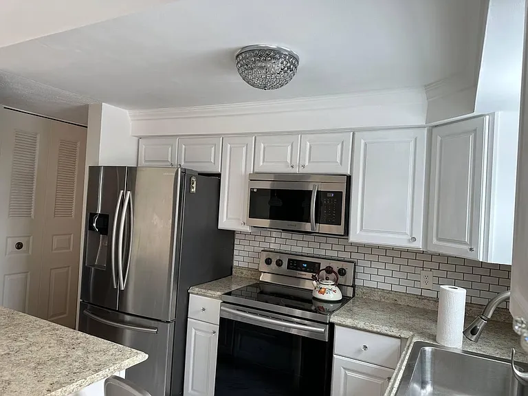 28 Mapleview Cir — Photo 4