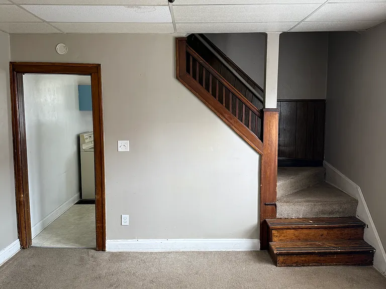 1092 Oxley Rd #1 — Photo 3