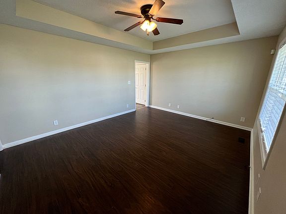 3rd image of 3439 Kingfisher Dr